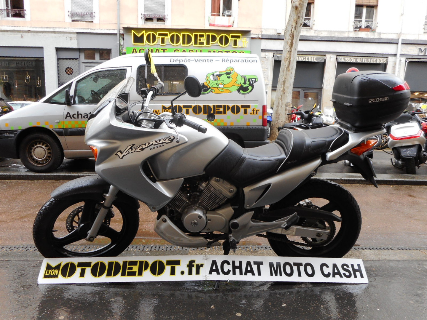 Moto depot Motos d’occasion de 51 a 125 cc honda, VARADERO 125 HONDA